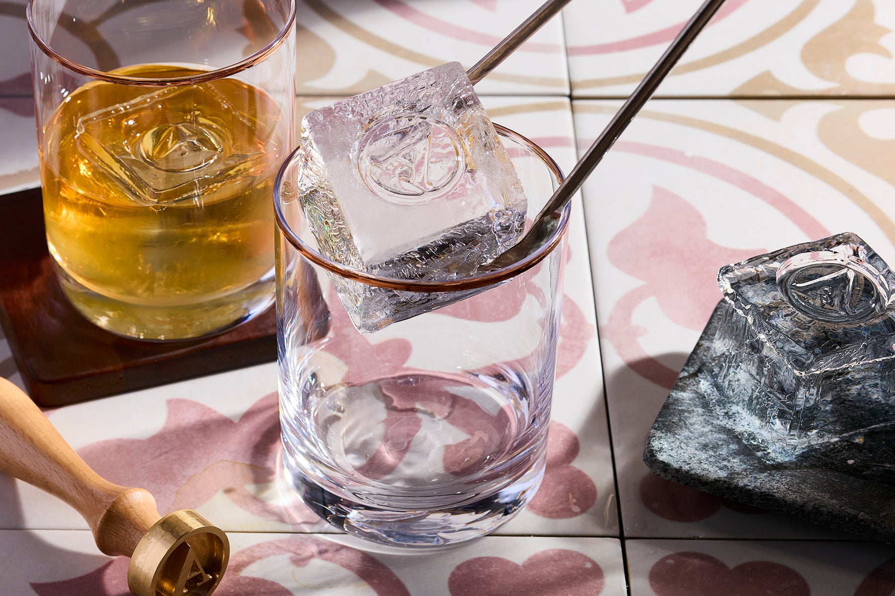 Custom Ice Cube Stamps: A Guide to Elevating Your Cocktail Game